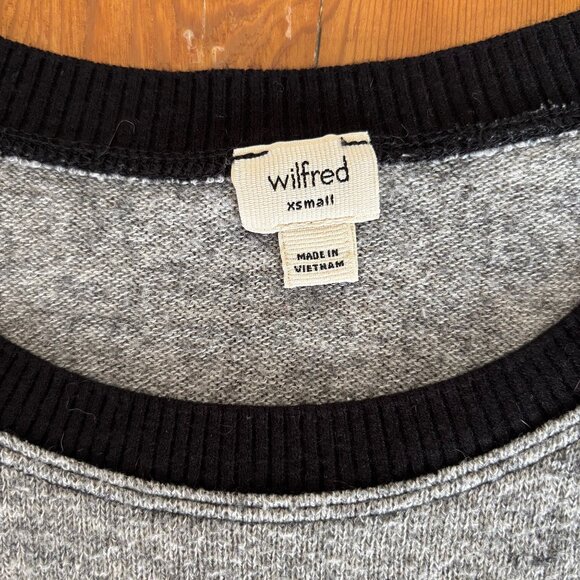 Wilfred Grey Knit Sweater w Black Contrast Trim - Picture 3 of 4